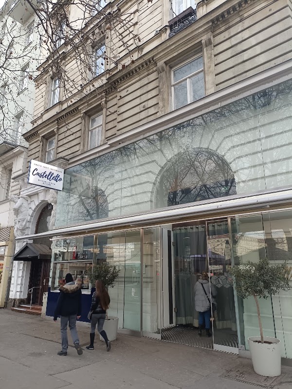 Schwedenplatz 2