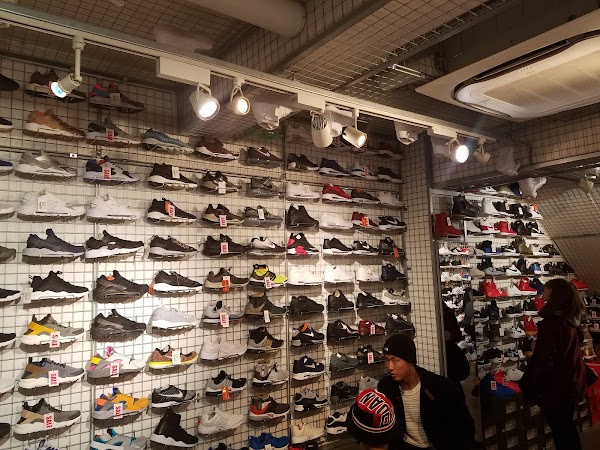 atmos Harajuku 4