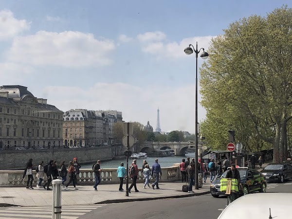 Place de la Bastille 3