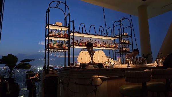 Spire Rooftop Bar Bangkok 5