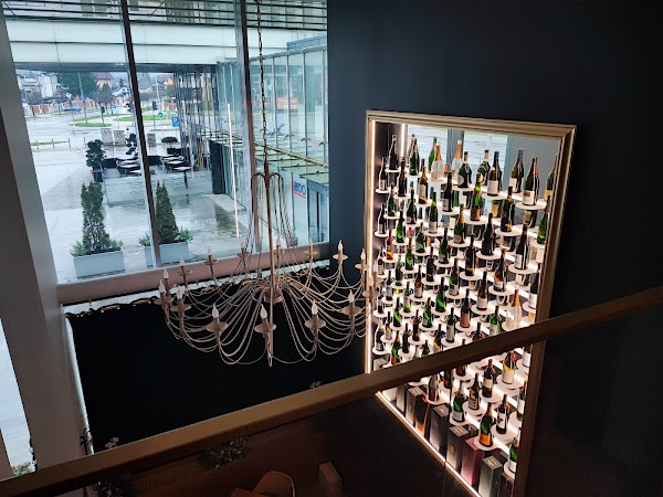 Birdie Restaurant