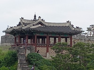 Hwahong Gate (Hwahongmun, Buksumun) 1