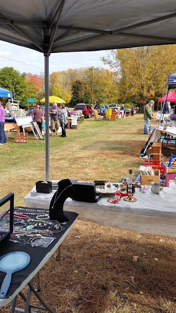 The Woodbury Flea Market