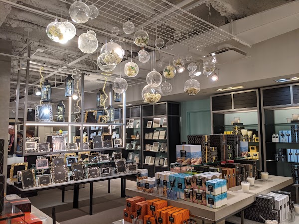 Bloomingdale's 3