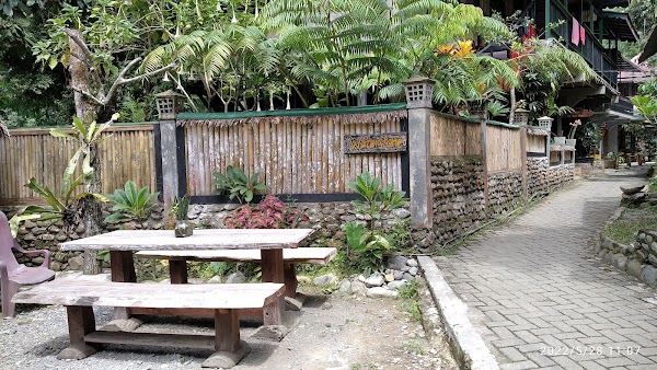 WaterStone Guest House & Restaurant