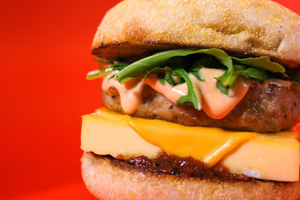 Between Buns Deli