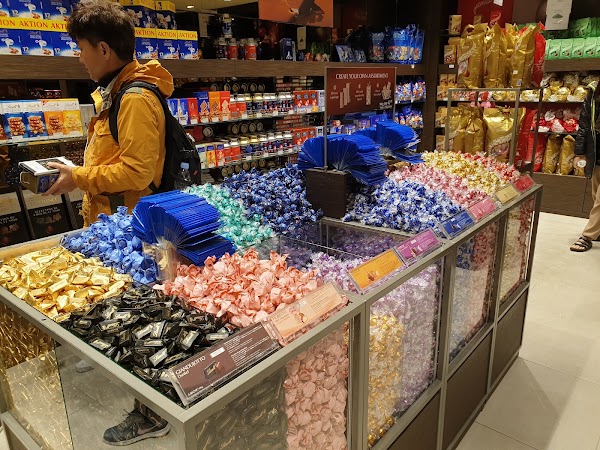 Lindt Chocolate Shop Jungfraujoch 3
