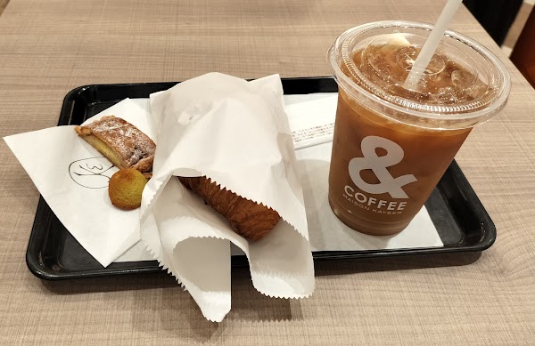MAISON KAYSER Lucua Osaka Shop 4