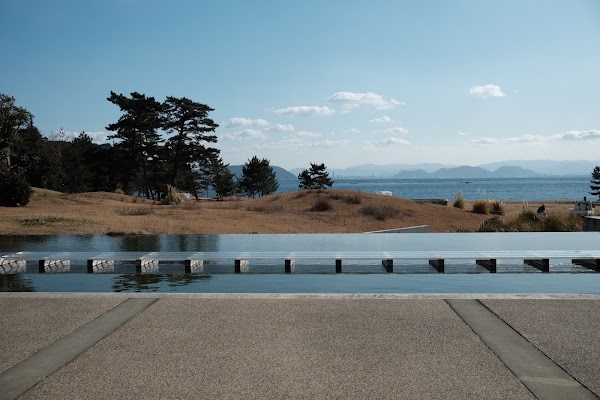 Glass Tea House (Hiroshi Sugimoto) 4