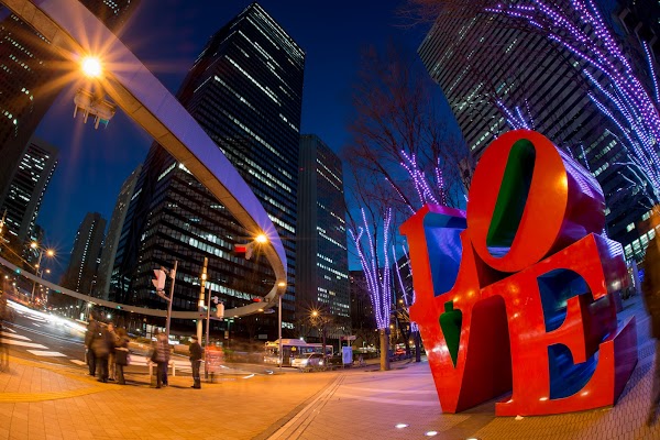 Robert Indiana Sculpture: "LOVE" 4