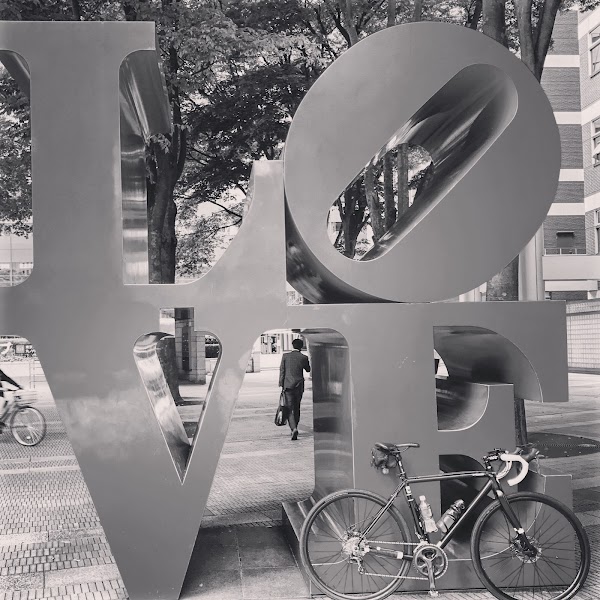 Robert Indiana Sculpture: "LOVE" 2