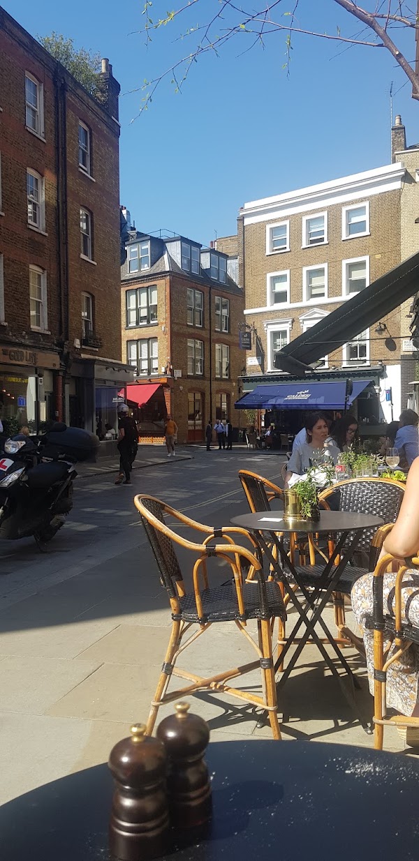 108 Marylebone Ln 2