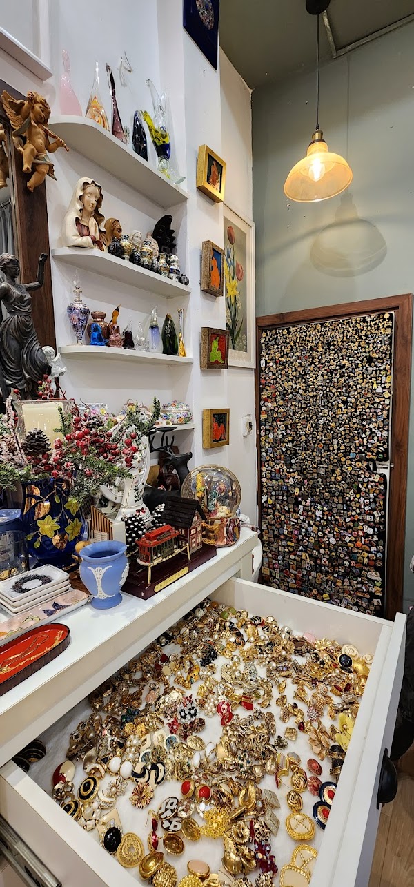 House Of Vintage Jewelry 3