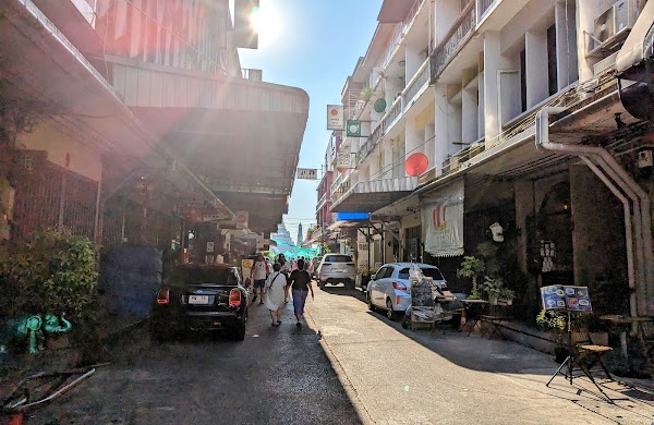 Soi Tha Suphan