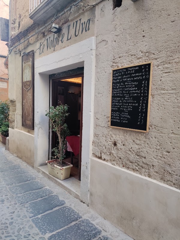 Le Volpi e l'Uva