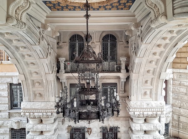 Lampadario quartiere Coppedè 3