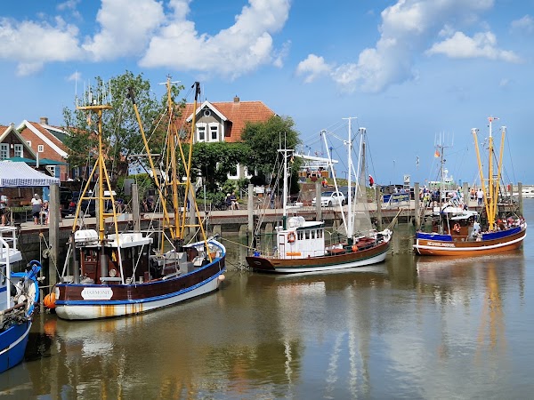 Neuharlingersiel harbour 1