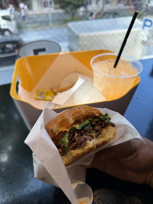 HENRY'S BURGER Daikanyama 4
