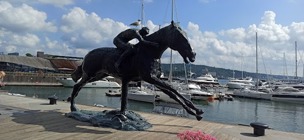 Aker Brygge 3