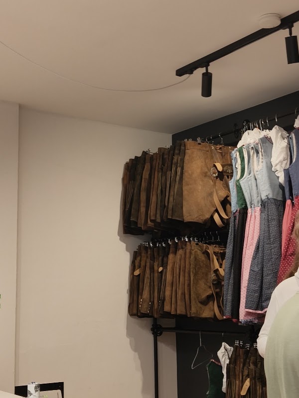 Bavarian Outfitters - Lederhosen & Dirndlverleih 1
