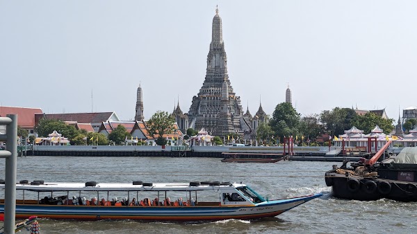 Tha Tian Pier ท่าเรือท่าเตียน 2