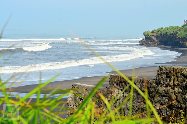 Pantai Nyanyi