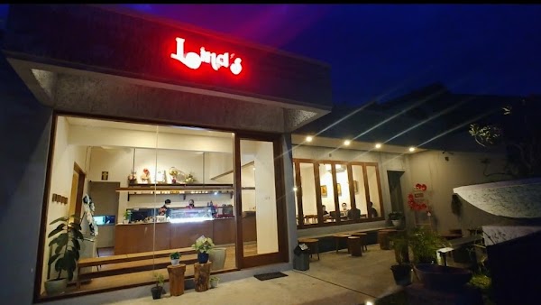 Linds Ice Cream Cafe & Resto 1