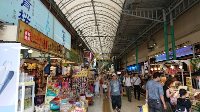 Naha Kokusai Dori Shopping Street 1