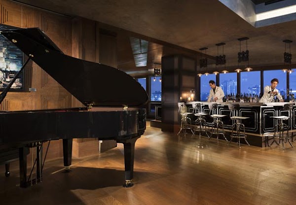 The Griffin Bar, Jongno-gu 1