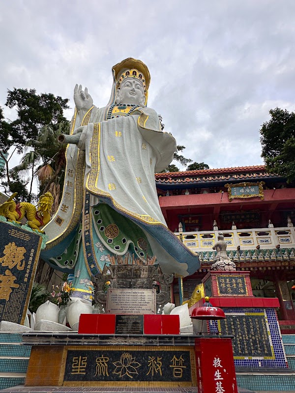 Repulse Bay Tin Hau and Kwun Yum Statues