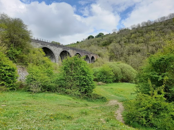 Monsal Dale山谷