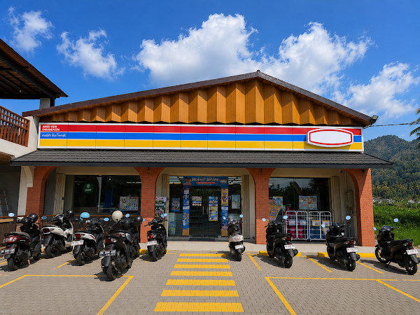 Indomaret Amed View