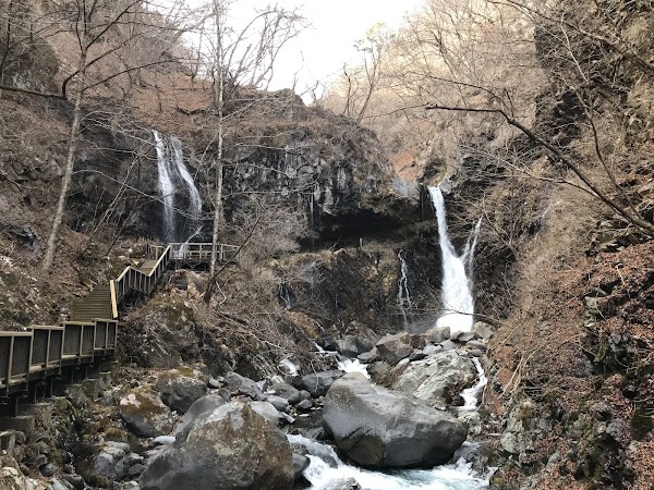Urami Falls 2