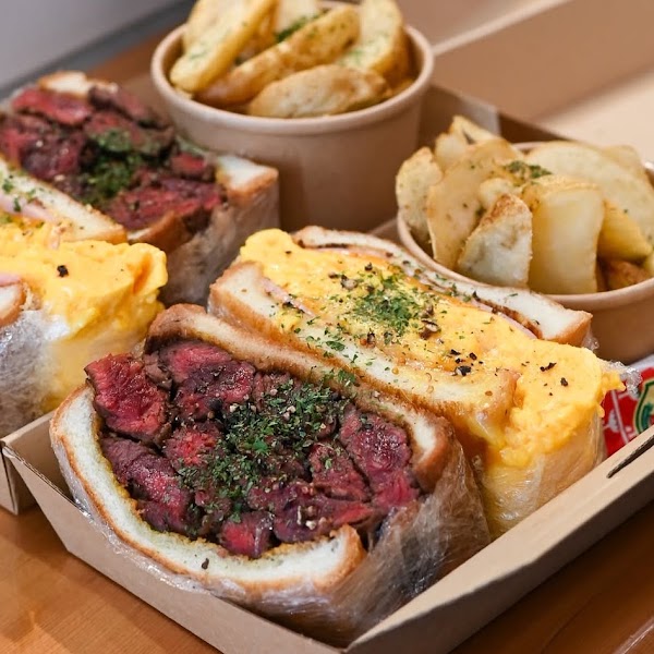 Sandwich and cafe "CHERMSIDE SANDWICH Harajuku Takeshita Dori" 5