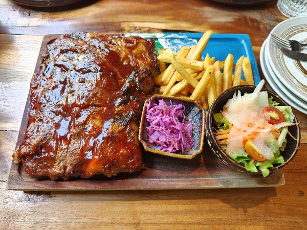 Caveman Smoked Ribs & Craft Beer 4
