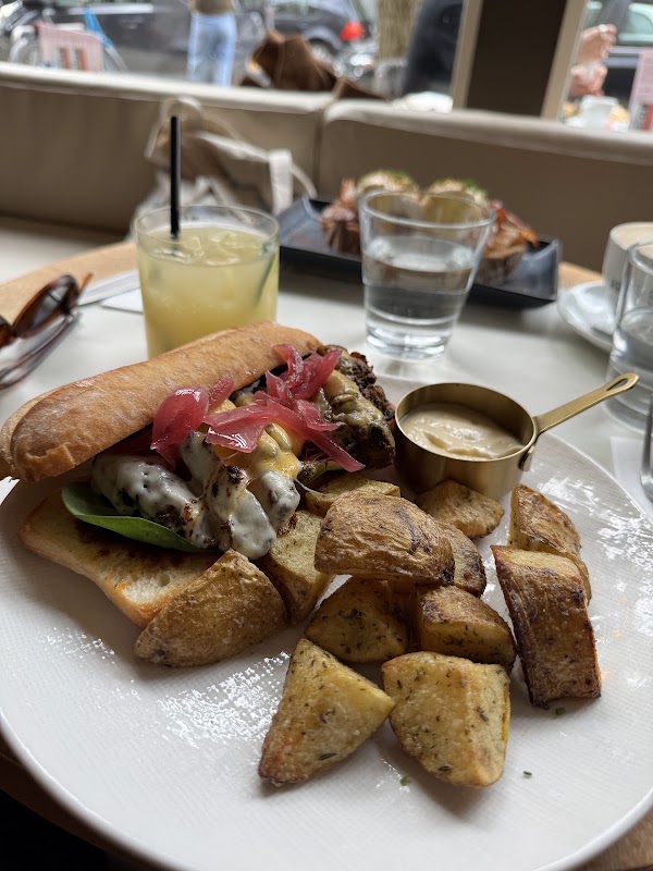 Loop 51 - Vinyl Brunch Bar 4