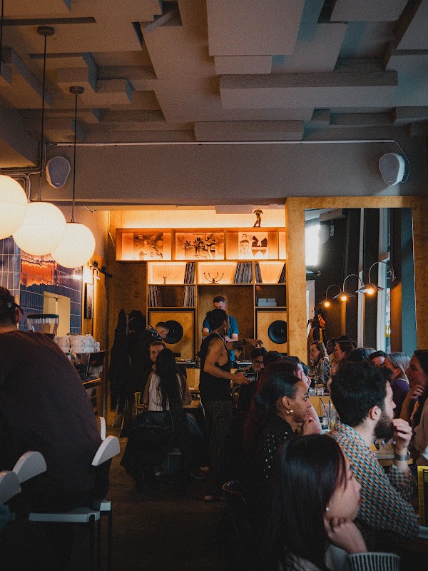 Loop 51 - Vinyl Brunch Bar 3