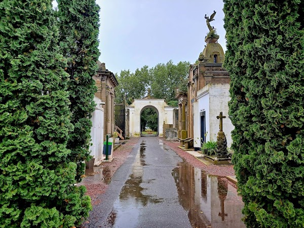 Cementerio de Laprida- Portal Cruz F. Salamone 1