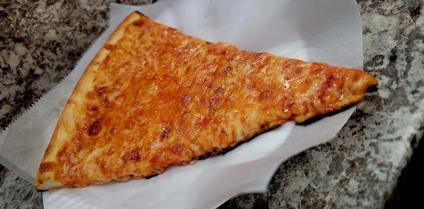 Lucia Pizza 5