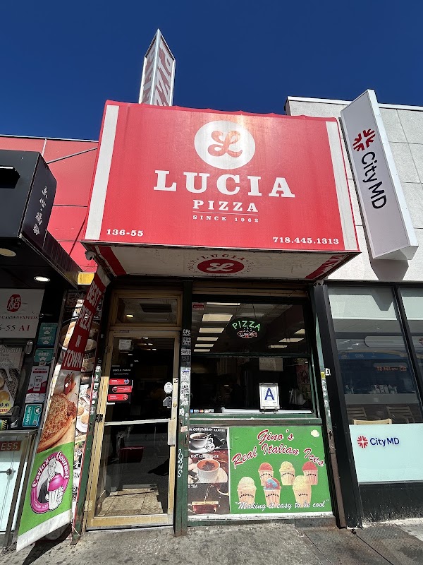 Lucia Pizza 3
