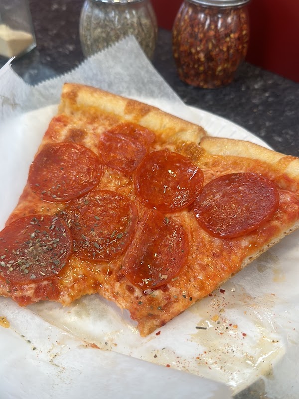 Lucia Pizza 2