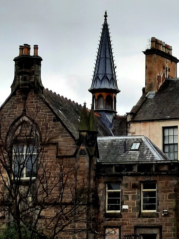 Dundee 4