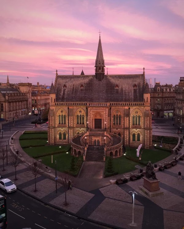 Dundee 3