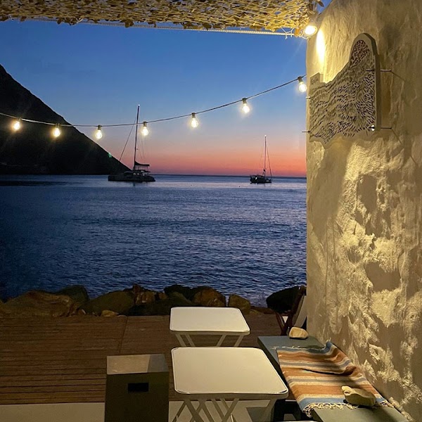 Paralia Beach Bar Sifnos