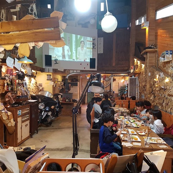 Kwejjak Cafe (궤짝카페)