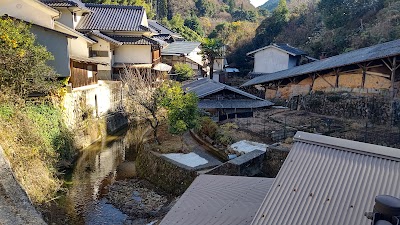 Onta Pottery Village