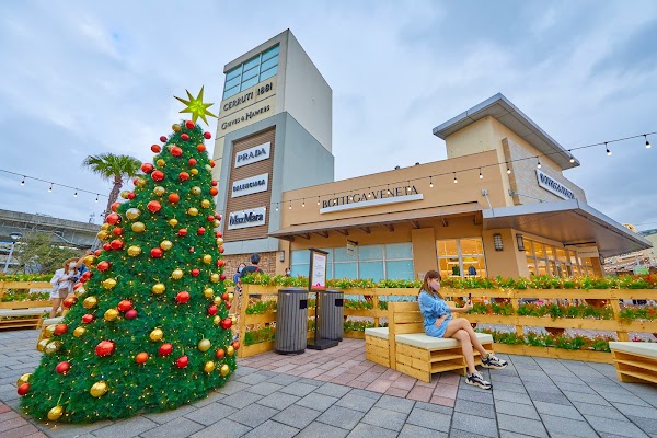 Gloria Outlets