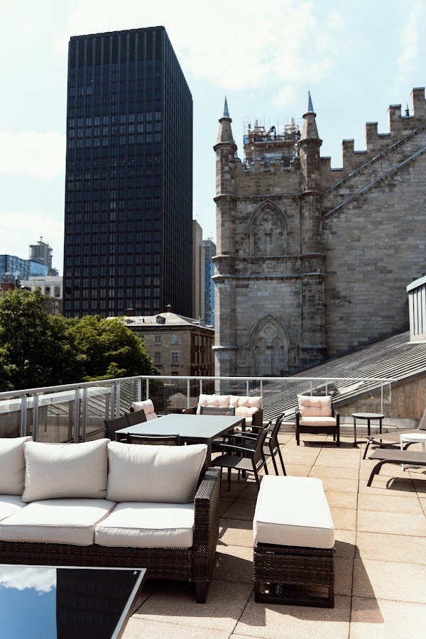 Le Saint-Sulpice Hotel Montreal