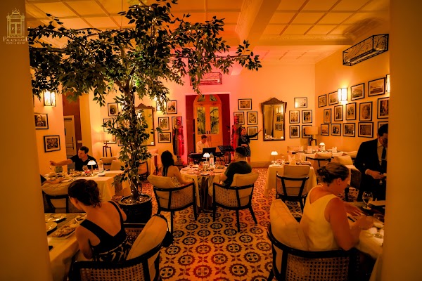 Mealea Restaurant, Fine Dining, Western & Traditional Asian Cuisine 1