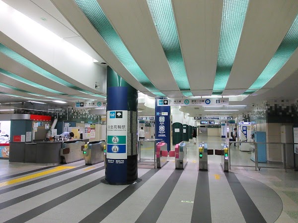 Shirokane-Takanawa Station 5